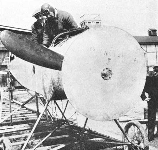 Disco de madera usado para las pruebas del engranaje de sincronización de Fokker