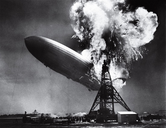 El desastre del Hindenburg. Foto de Sam Shere (1937)