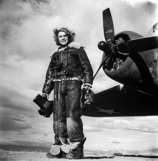 Margaret Bourke-White lista para su trabajo aéreo