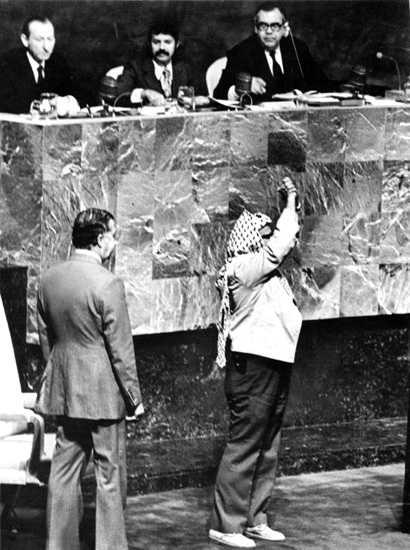 Yasser Arafat en la ONU en 1974