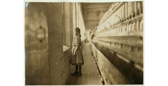 Trabajadora de 10 años, en 1908. Foto de Lewis Wickes Hine
