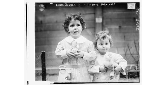 Hermanas de 4 y 2 años, supervivientes del Titanic. Foto de 1912.
