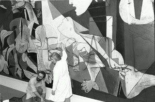 El Guernica con la pintada