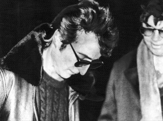 John Lennon y su asesino juntos en una foto