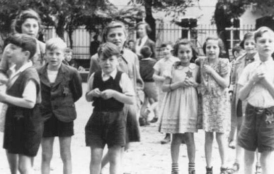 Theresienstadt, el campo en el que los nazis engañaron a la Cruz Roja