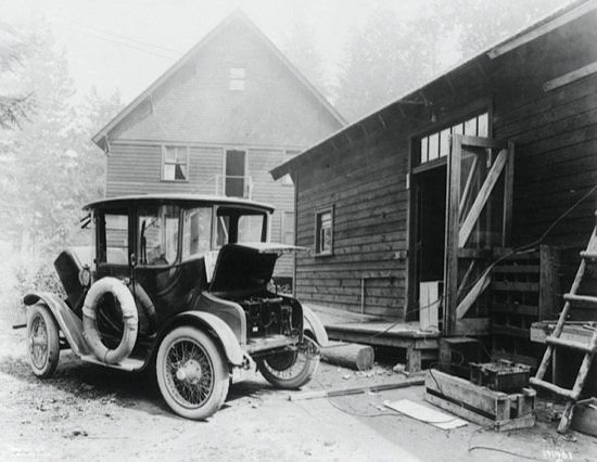 La mujer de Henry Ford conducía un coche eléctrico