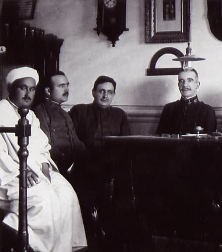 Abd-el-Krim-a-sueldo-de-España-primero-y-su-enemigo-después-acabó-formaba-parte-de-la-maquinaria-administrativa-española-en-el-norte-de-África