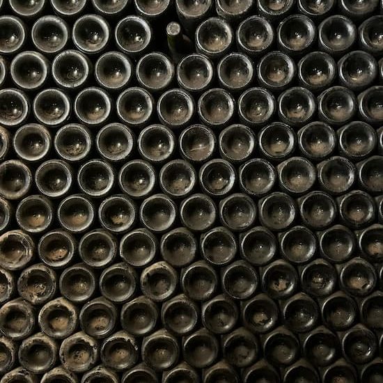 Vino español como sueldo para los poetas ingleses