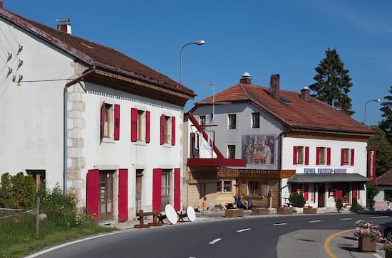 El hotel con una parte en Francia y otra en Suiza y su papel en la Segunda Guerra Mundial