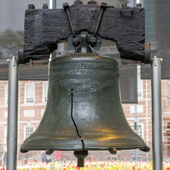 La Campana de la Libertad de EEUU se rajó en el primer tañido de prueba